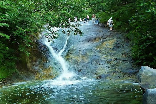 カムイワッカの滝